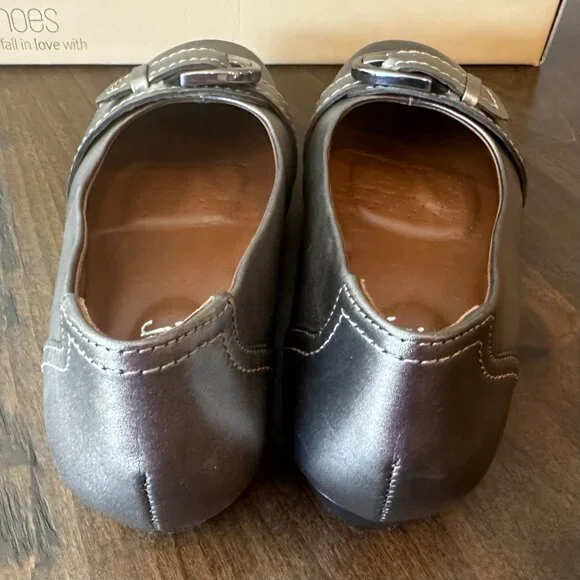 Hotter Darcey-Darce Satin Nickel Metallic Flat with Silver Buckle - Size 6W - Picture 4 of 6